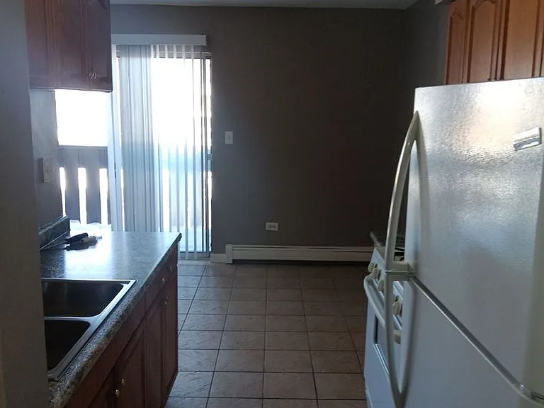 111 Pickwick Dr — Photo 11