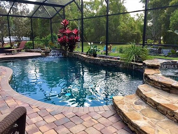 4th image of 136 Norris Pl