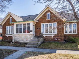 2221 71st St, Kenosha, WI 53143