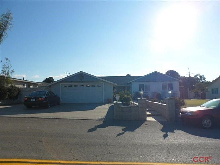 1st image of 3461 Dickson Dr