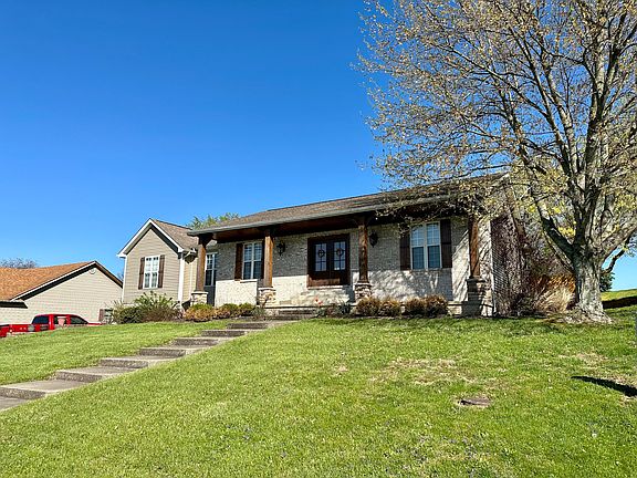 2nd image of 162 Pin Oak Dr