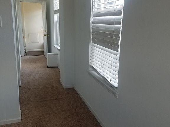 4th image of 2240 Mount Vernon St Floor 3