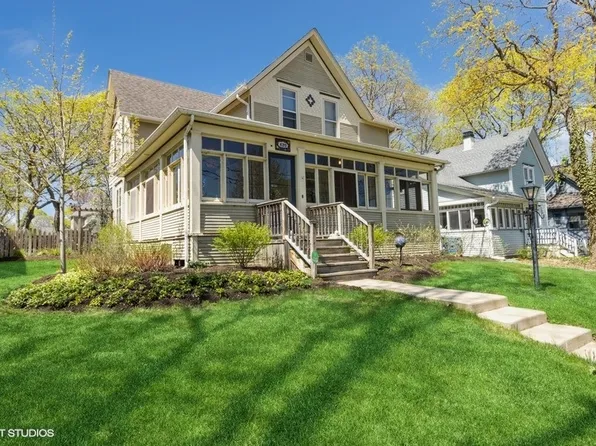 420 S 1st St, Dundee, IL 60118