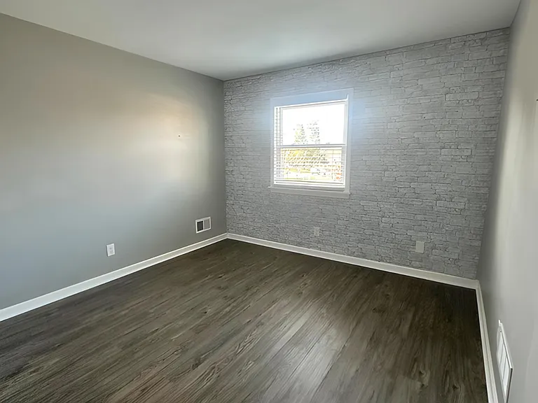 8510 Michael Edward Dr — Photo 16