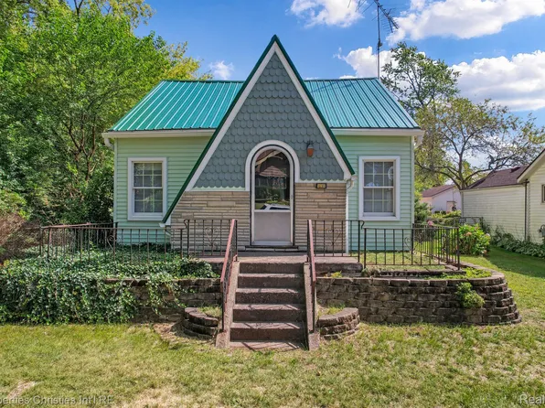 1535 Wilmot St, West Bloomfield, MI 48324