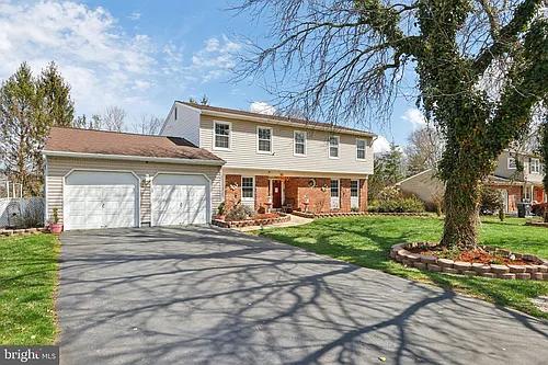 12 Mackenzie Ln Photo 1