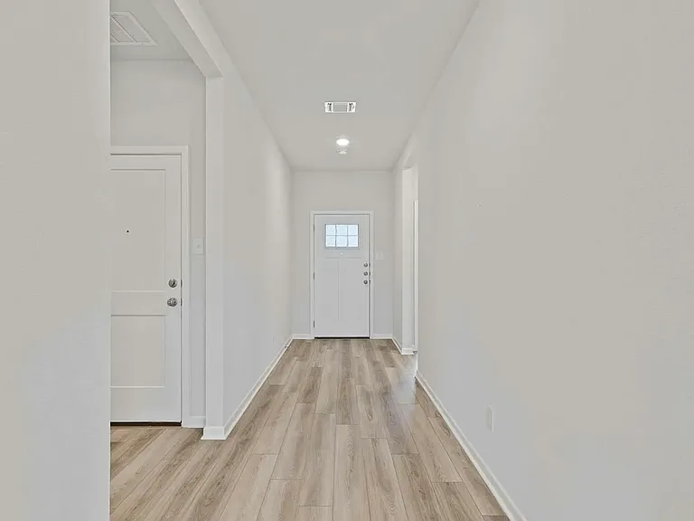 1214 Carnaby Dr — Photo 3