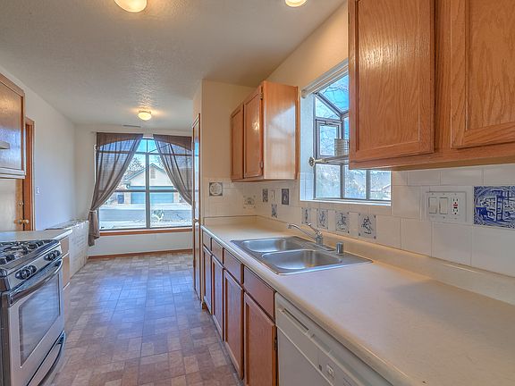 3rd image of 7016 Sweetbrier Ave NW