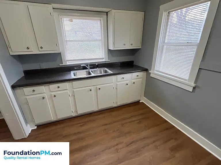 1576 David St — Photo 3