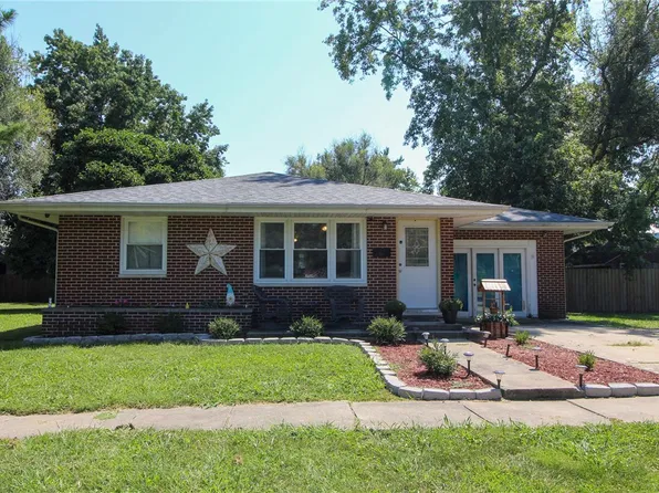 1409 Broadway Ave, Windsor, IL 61957