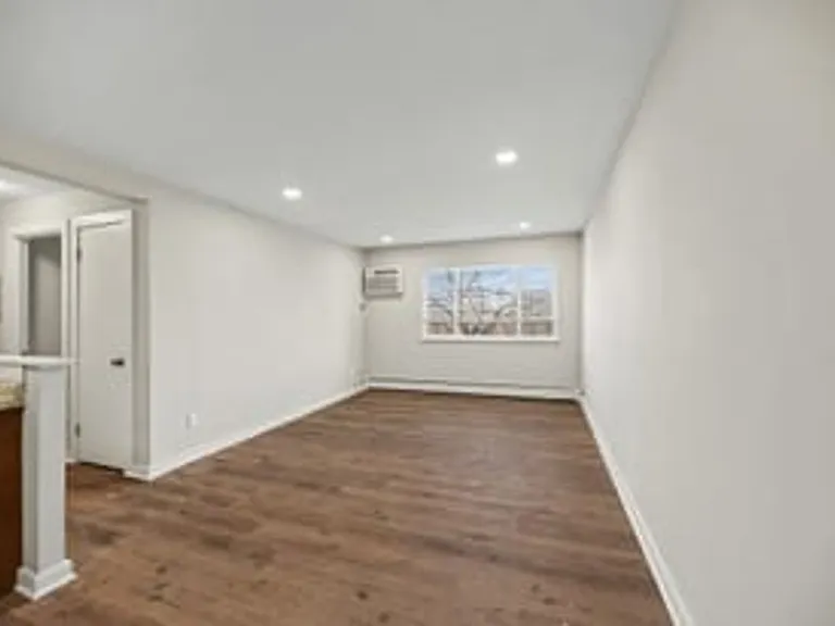 McGregor Apartments — Photo 7