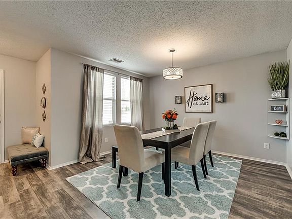 3rd image of 2115 Panorama Ln
