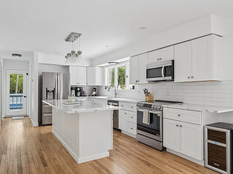 43 Montauk Ave — Photo 10