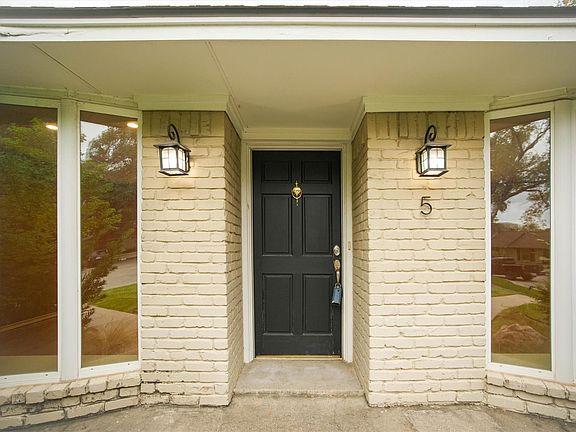 2nd image of 5 Ridgeview Cir
