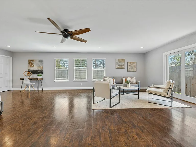5503 Manor Rd — Photo 16