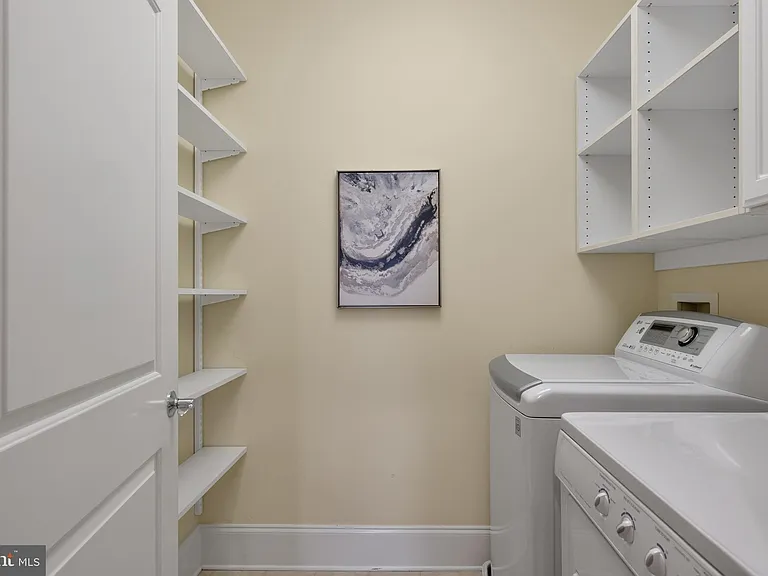 635 1st St #405 — Photo 25