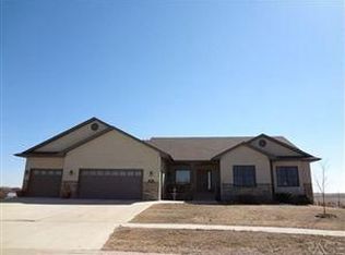 680 S 6th St, Baltic, SD 57003