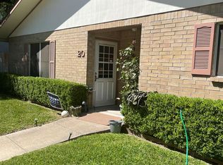 20 Kings Ct, Uvalde, TX 78801