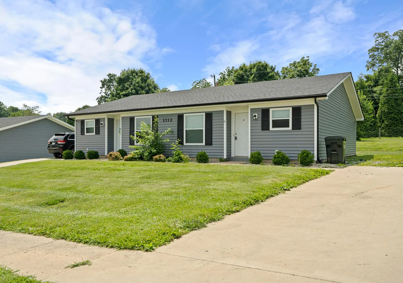 1307-A Farmingdale Dr. - 1307 Unit A — Photo 1