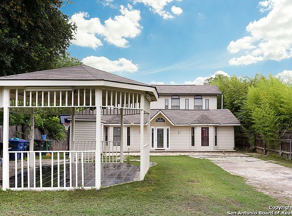 3rd image of 131 Sidney St