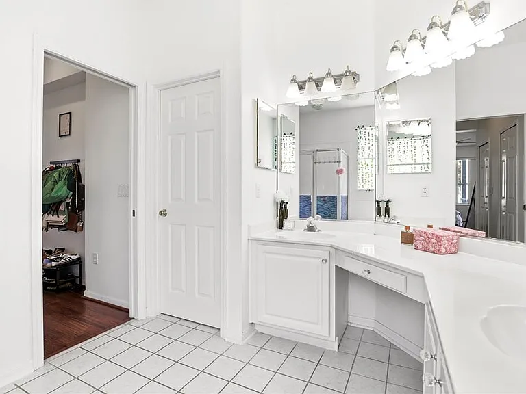 130 Westmoreland Cir — Photo 22