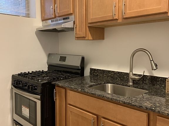 3rd image of 5162 S King Dr #5164-3