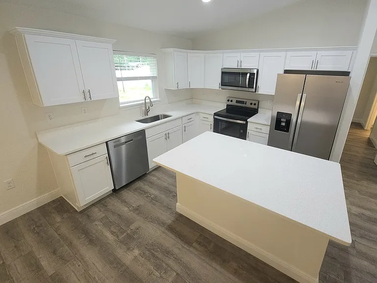 387 E Caldwell Dr — Photo 4