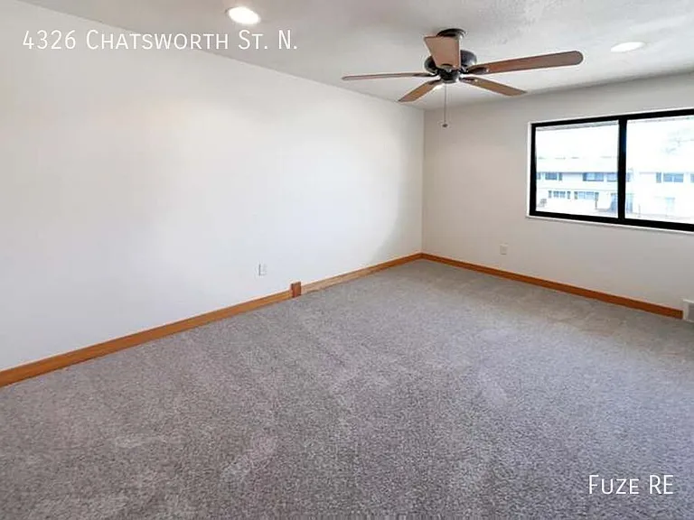 4326 Chatsworth St N — Photo 8