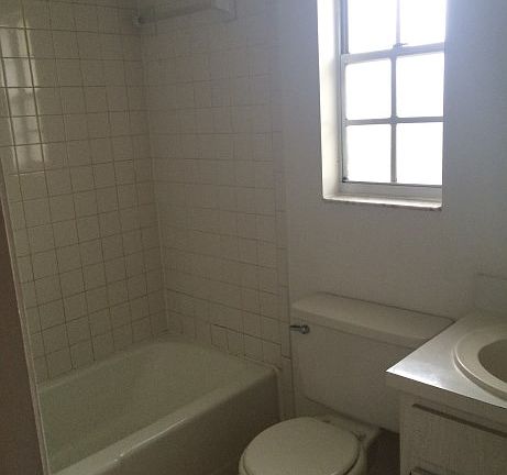5th image of 4805 Sandra Dr APT 4