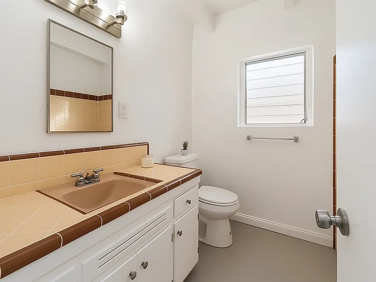 231 Junipero Ave #10 — Photo 11