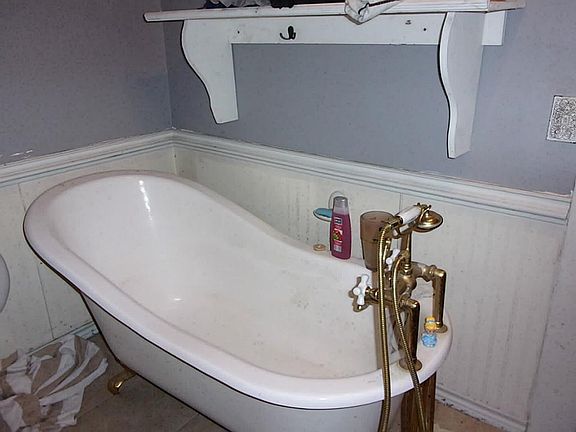 Antique Claw Bath-tub.