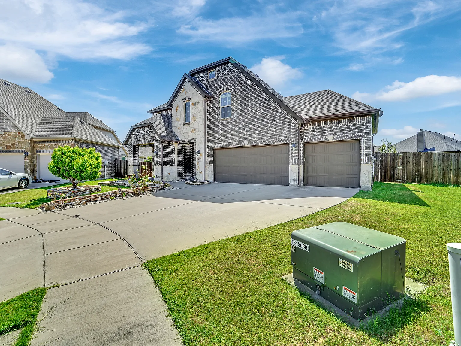 4 bed, 3.5 bath, 3482 sqft, $3,500 — Photo 2