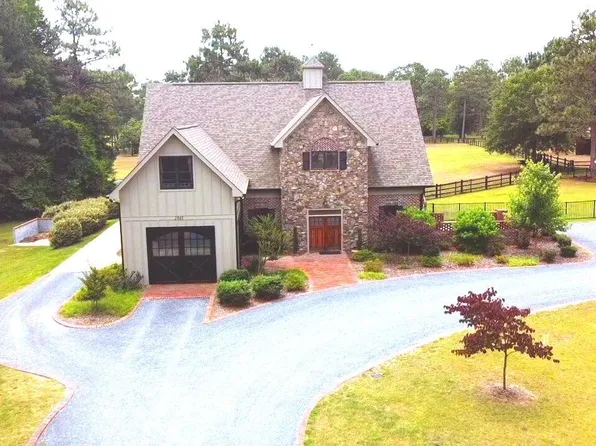 2545 Lakebay Road, Vass, NC 28394