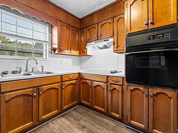 5th image of 5041 Kyle Ln NW