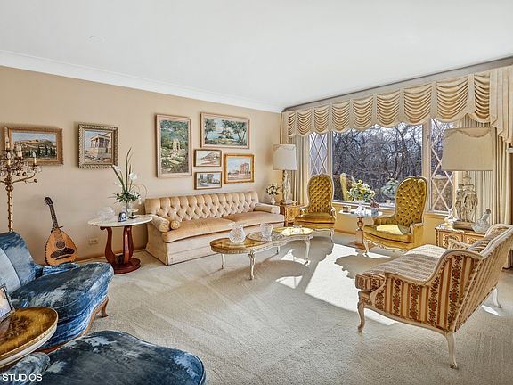 3rd image of 4714 W Bryn Mawr Ave