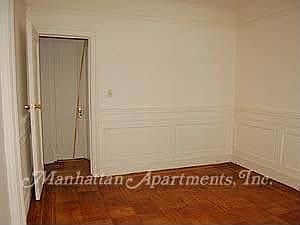 4th image of 178 1st Ave