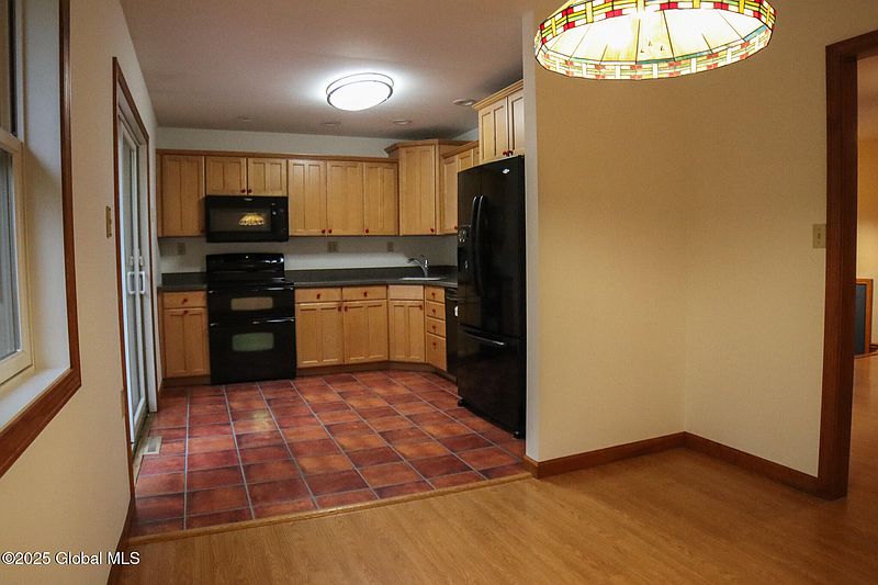 5th image of 10 Casino Drive