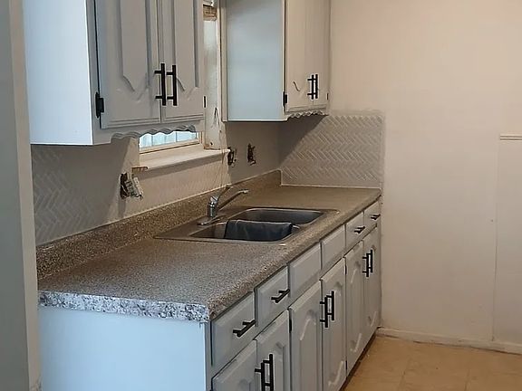 4th image of 605 S Ann St