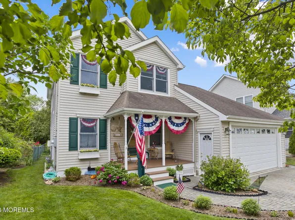 37 Maple Shade Avenue E, Hamilton Square, NJ 08690