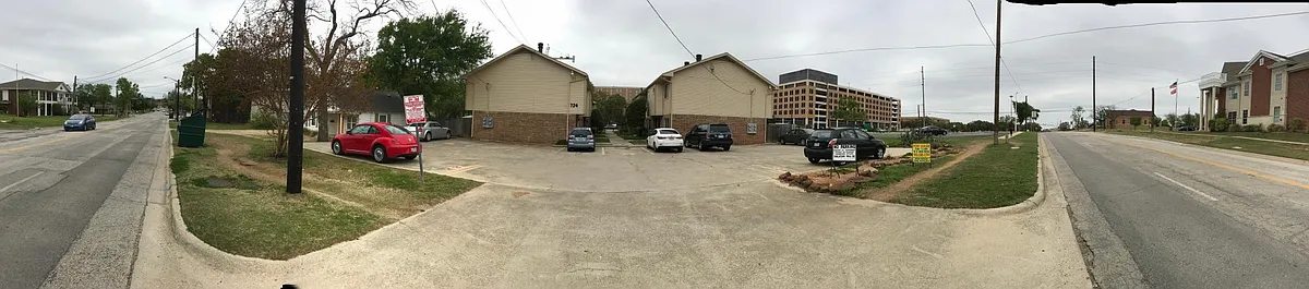 Building Photo - 724 S Welch St #2