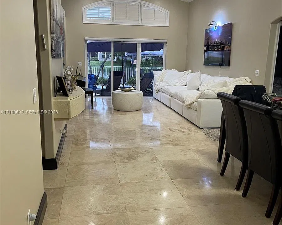 5032 SW 34th Ter