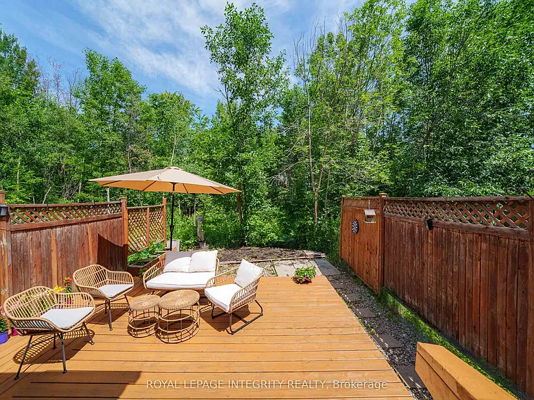 114 Hawkeswood Dr — Photo 42