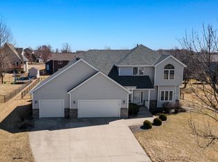 701 Greenhaven Ln NE, Owatonna, MN 55060