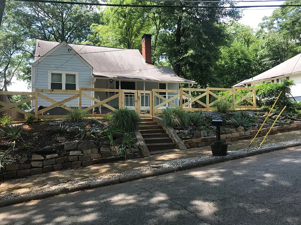 1233 Milton Ter SE