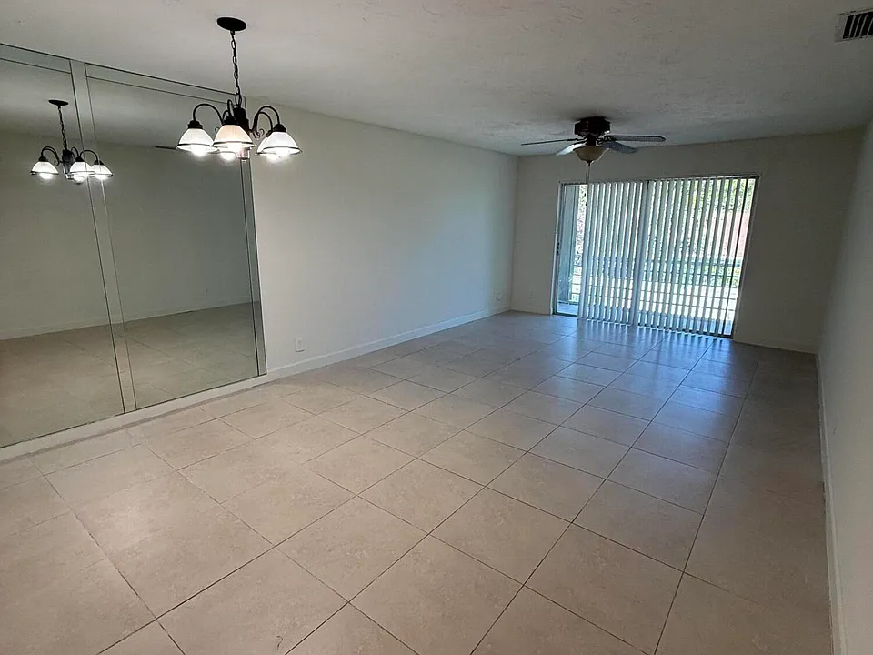 5515 Lakewood Cir N #124