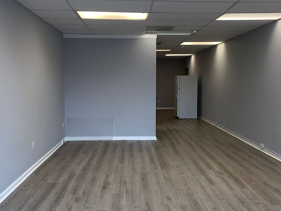 2nd image of 106 Main St #R