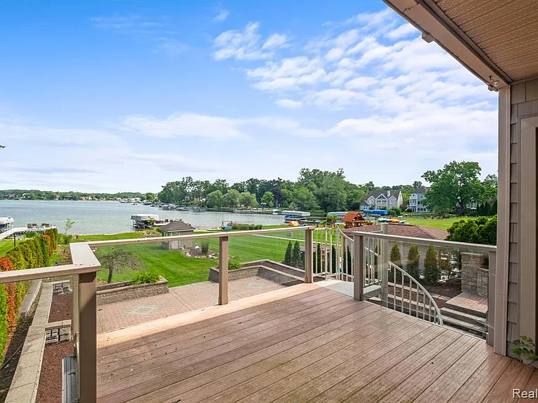 2380 Walnut Lake Rd — Photo 27