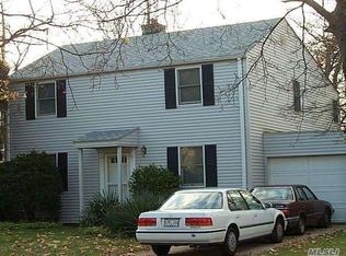 93 Harris Ave, Hewlett, NY 11557