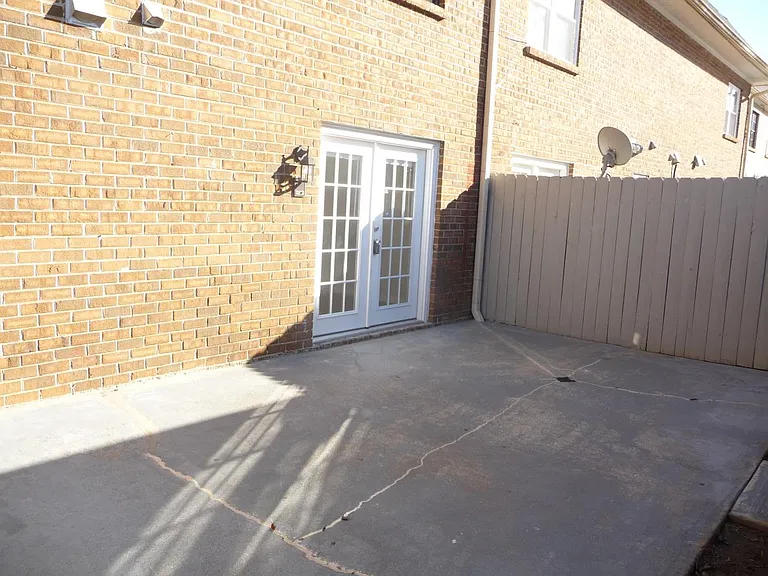 310 Winding River Dr #G — Photo 10
