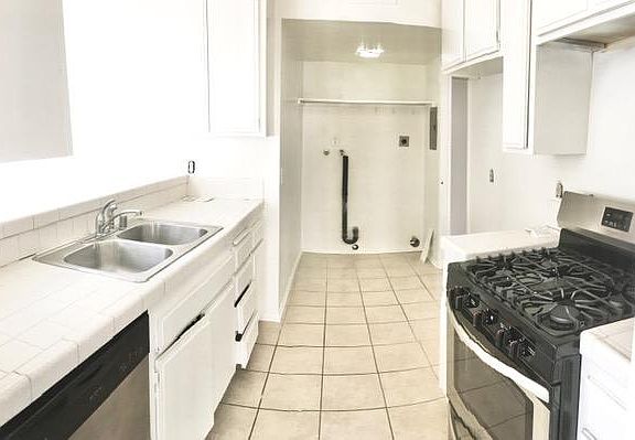 Kitchen and laundry hook-ups